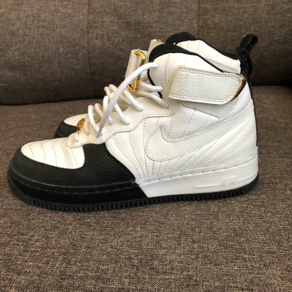 Jordan’s AF-1 white/black (Taxi)